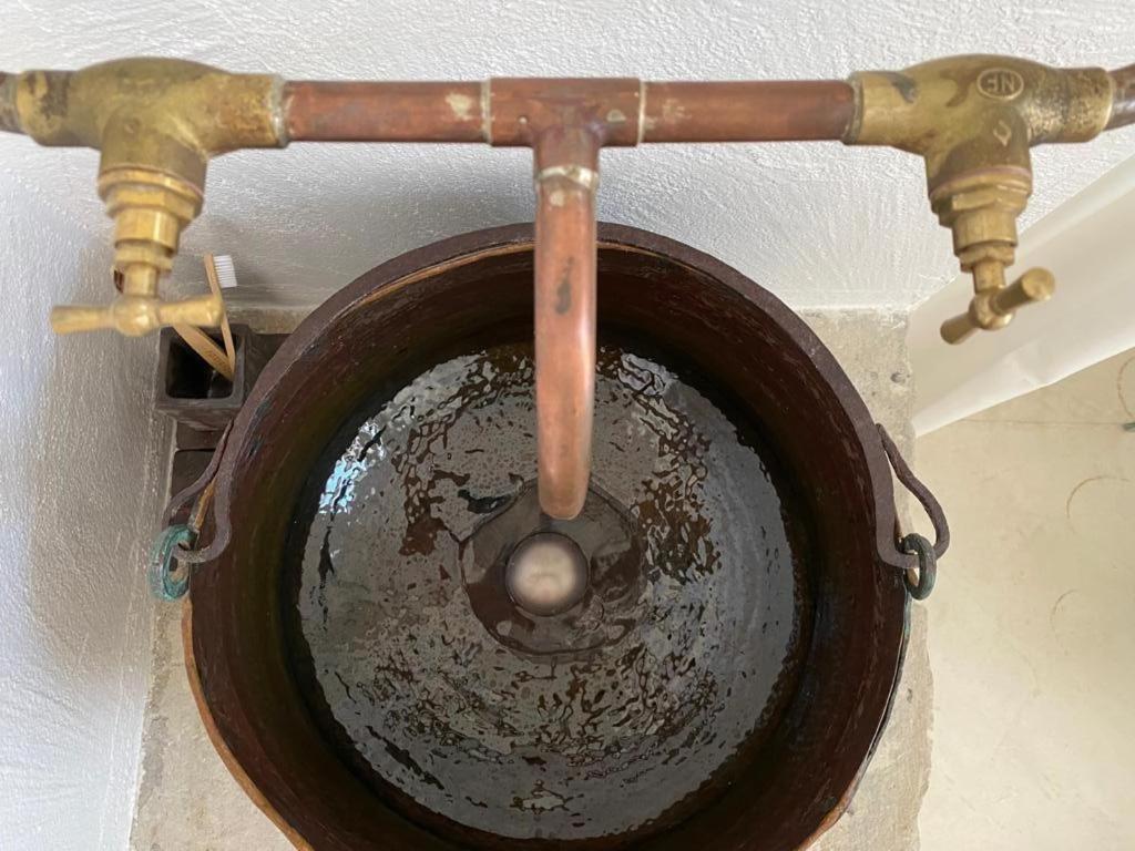 לינה וארוחת בוקר סנט'איזידורו Trullo Santovia מראה חיצוני תמונה