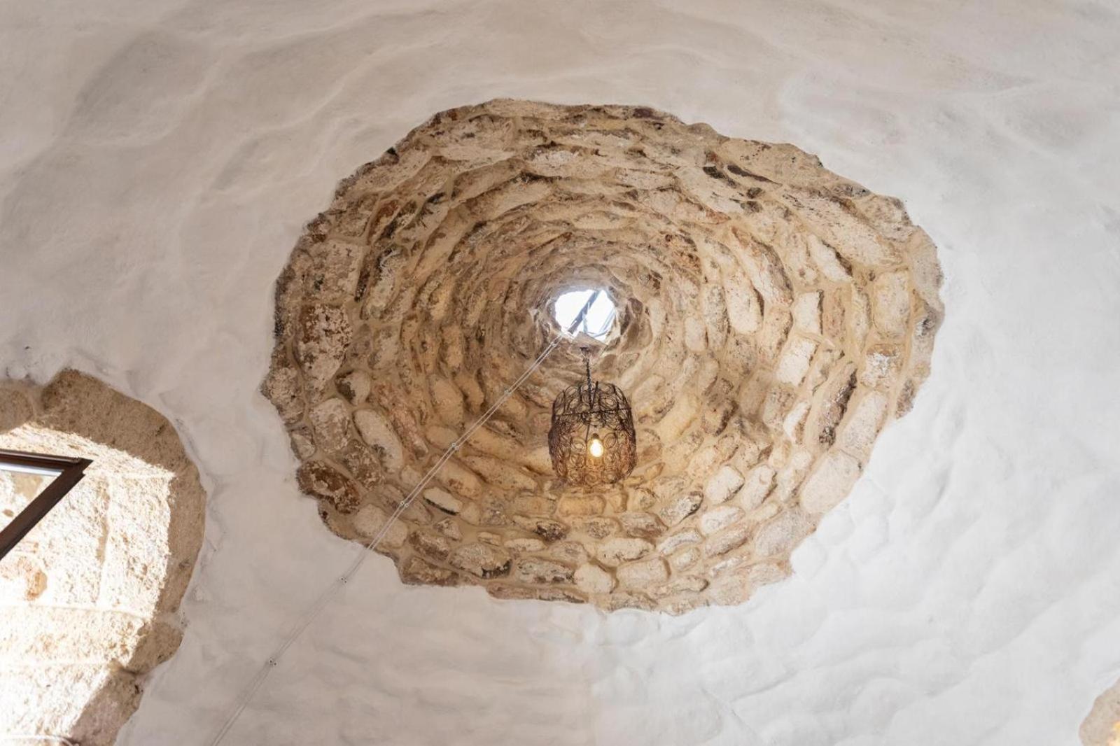 לינה וארוחת בוקר סנט'איזידורו Trullo Santovia מראה חיצוני תמונה